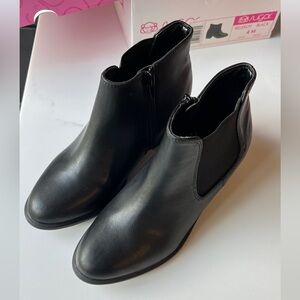 Sugar Belekoy Black Ankle Boots for Girls Size 4 Never Worn in Original Box.